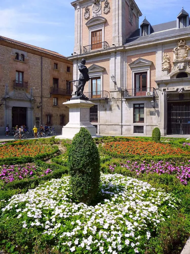 Plaza de la Villa Plaza de la Villa