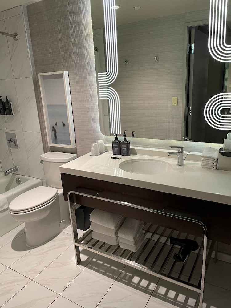 Hyatt Regency JFK Airport в Resorts World New York Hyatt Regency JFK Airport в Resorts World New York