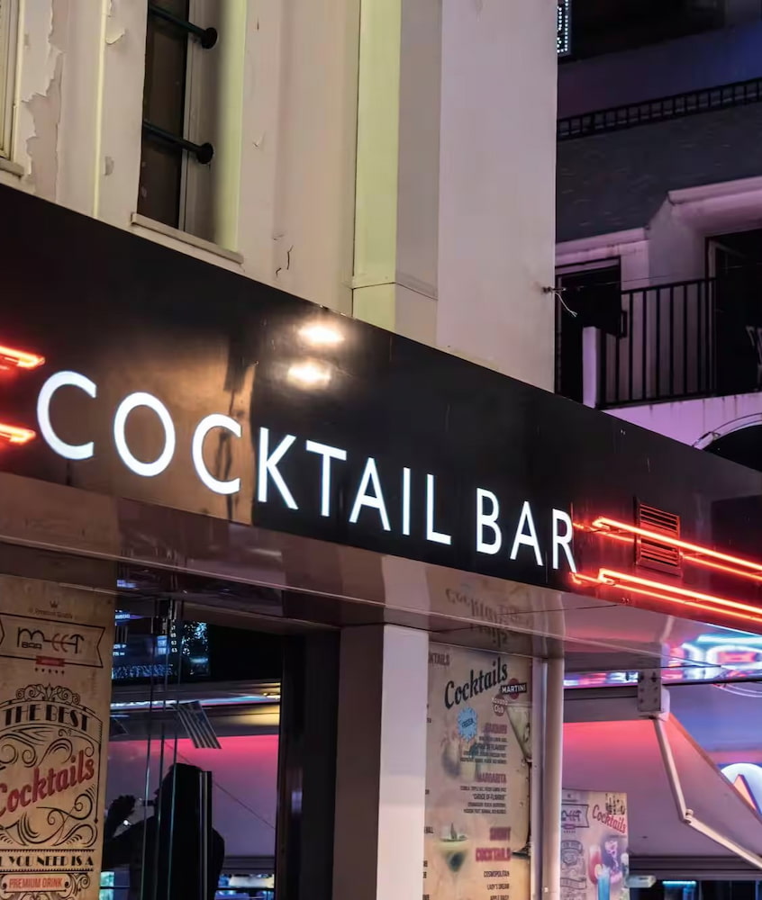 Albufeira nightlife Albufeira nightlife