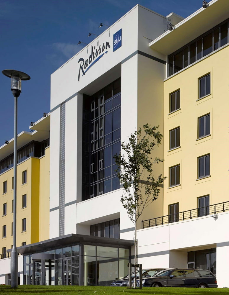 Radisson BLU Hotel Dublin Airport Radisson BLU Hotel Dublin Airport