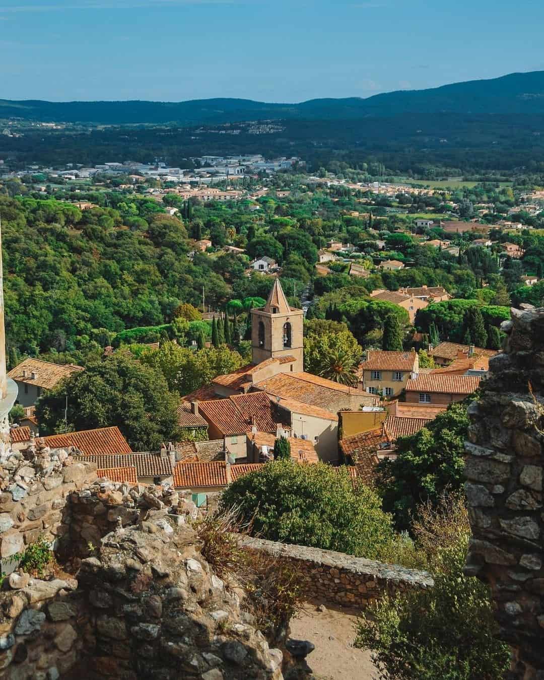 📍 Grimaud Village, Saint Tropez, France 📍 Grimaud Village, Saint Tropez, France