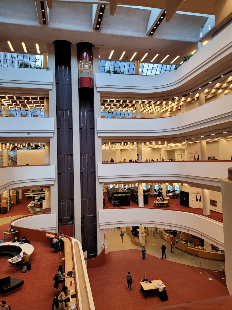 Biblioteca Pública de Toronto - Toronto Reference Library Biblioteca Pública de Toronto - Toronto Reference Library