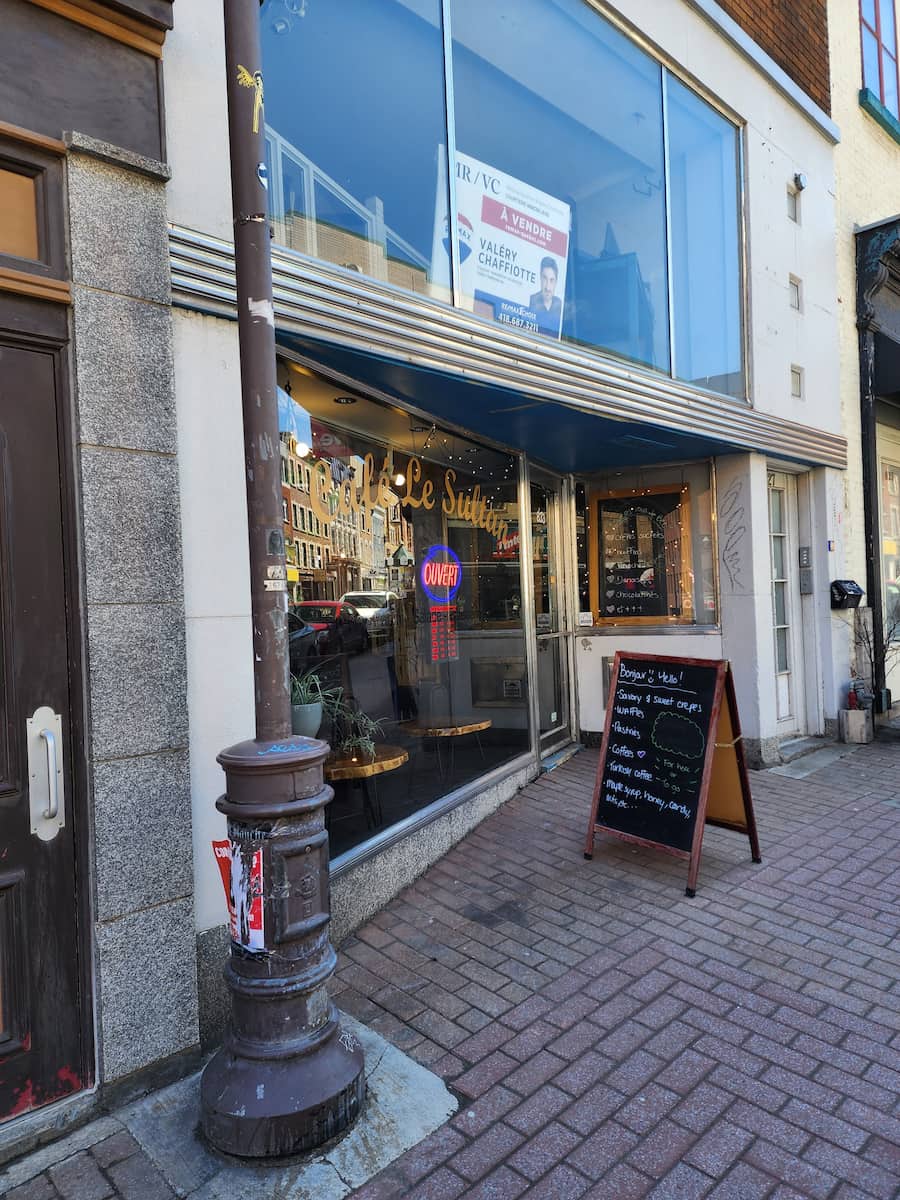 Saint-Roch_Quebec_City (5) Cafe in Saint-Roch