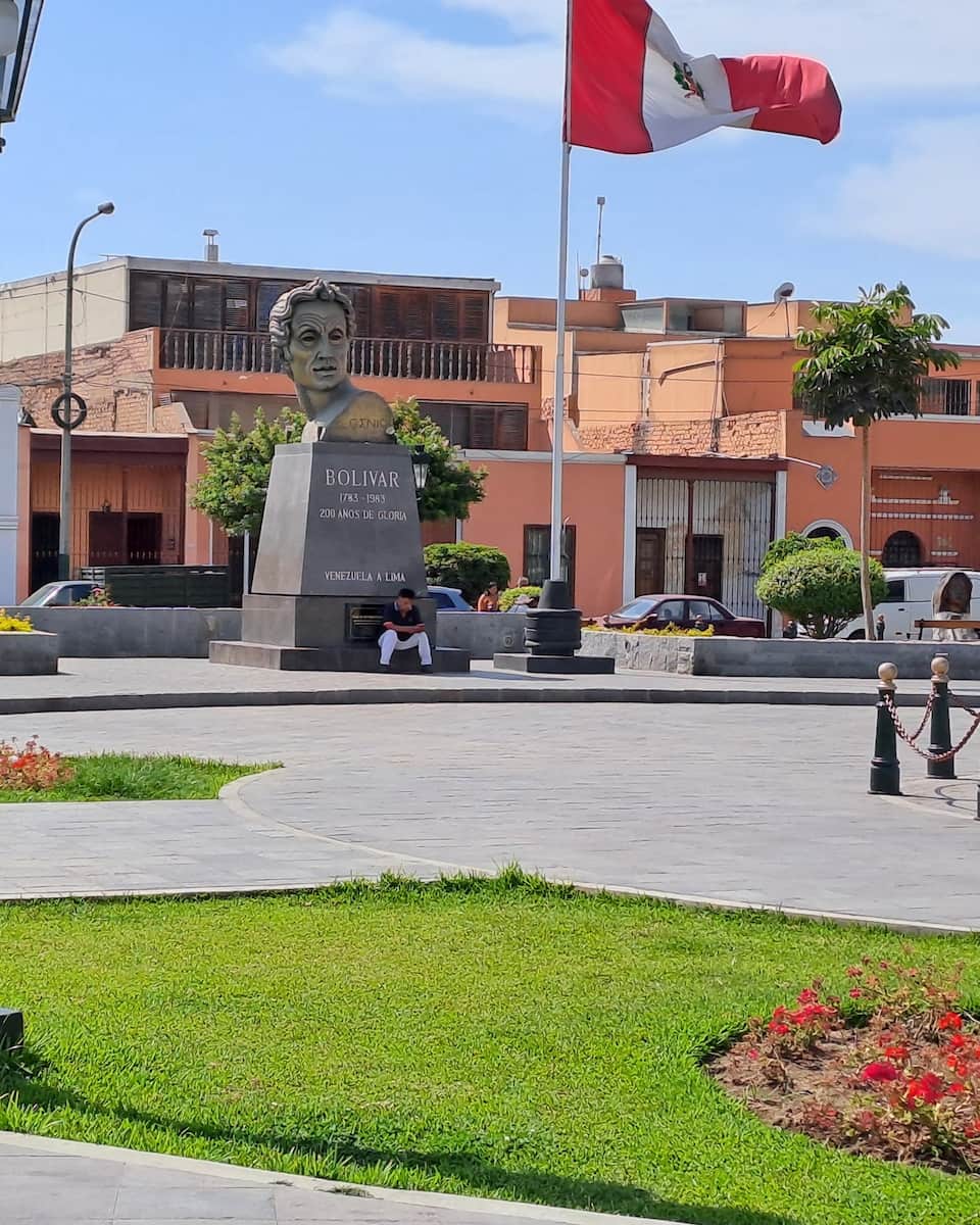Simón Bolivar, Lima Simón Bolivar, Lima