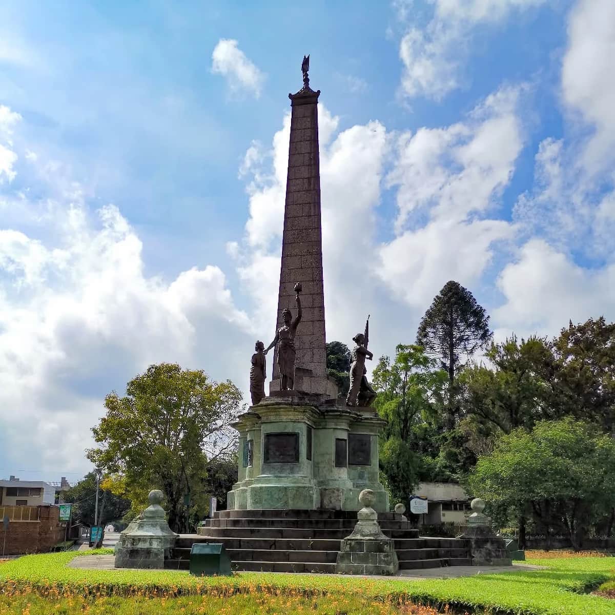 Avenida La Reforma, Guatemala City Avenida La Reforma, Guatemala City