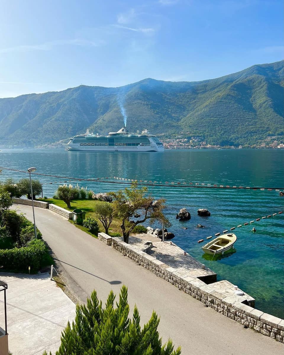 Kotor Bay, Dobrota Kotor Bay, Dobrota