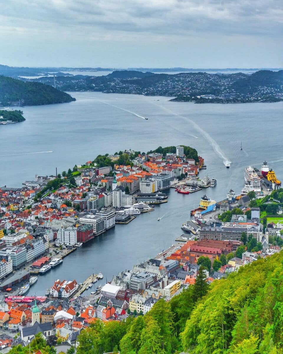 Mount Fløyen Mount Fløyen