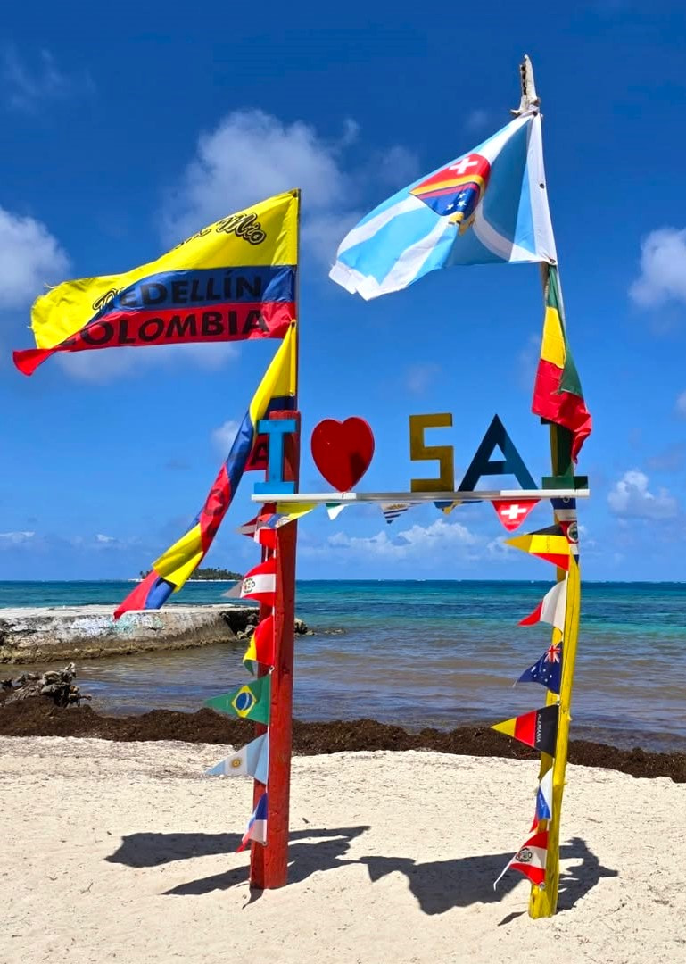 El Centro San Andres, San Andreas Island El Centro San Andres, San Andreas Island