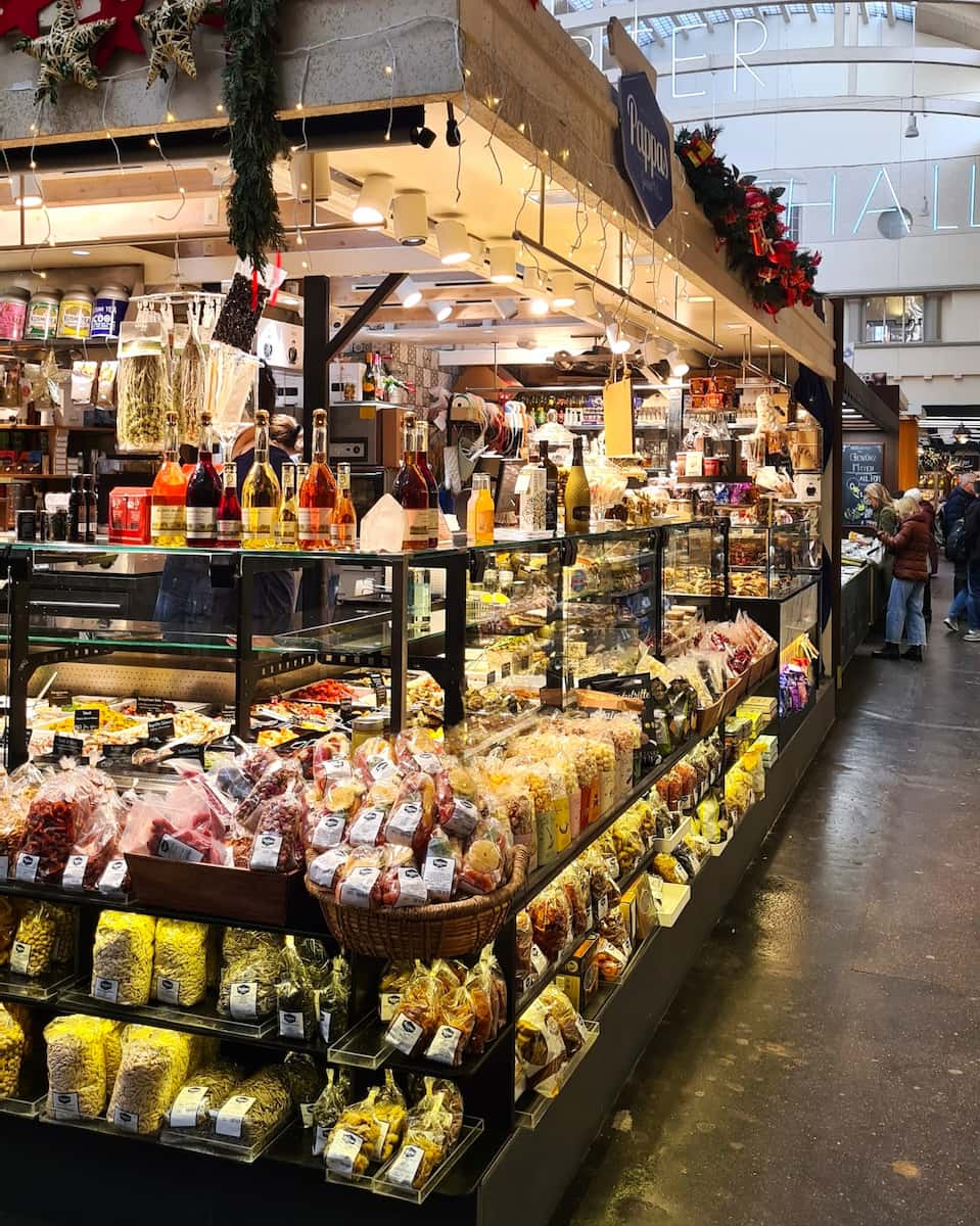 Rotebühlplatz Market, Germany Rotebühlplatz Market, Germany