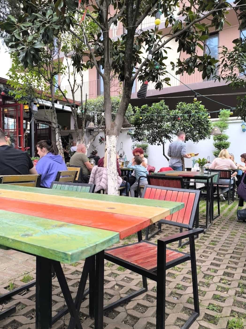 Komuna e Parisit, Tirana Komuna e Parisit, Tirana