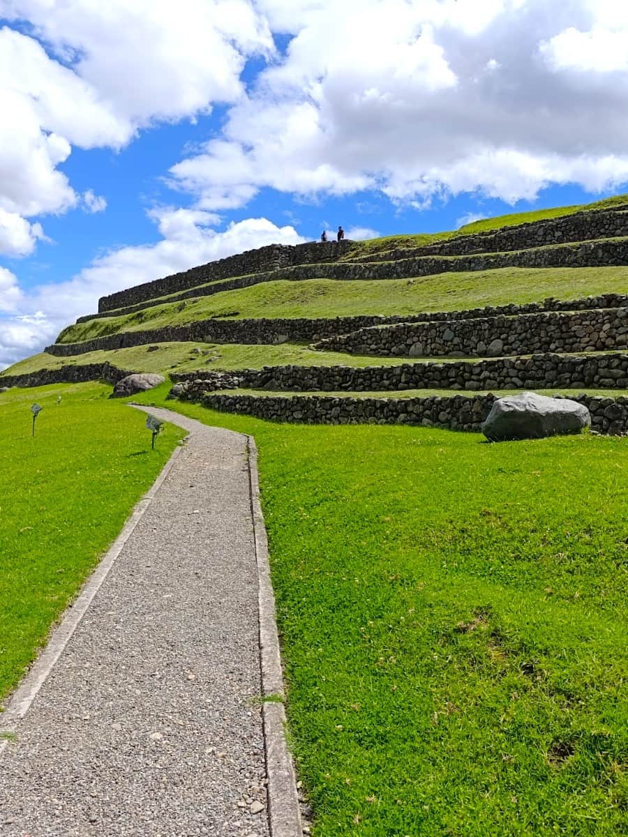 Ruinas de Pumapungo, Cuenca, Ecuador Ruinas de Pumapungo, Cuenca, Ecuador