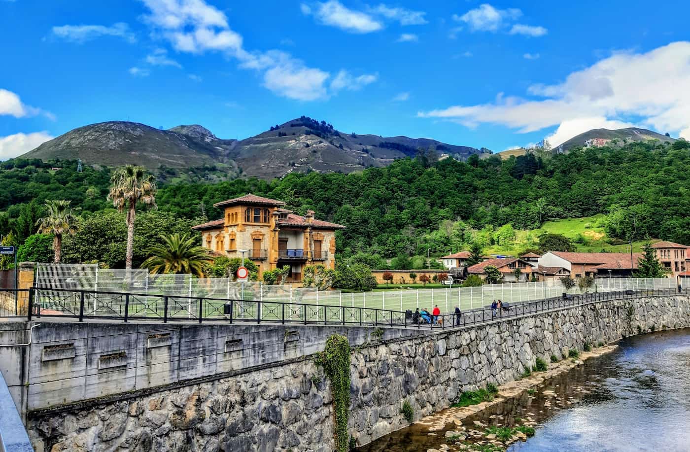 Cangas de Onís, Asturias Cangas de Onís, Asturias