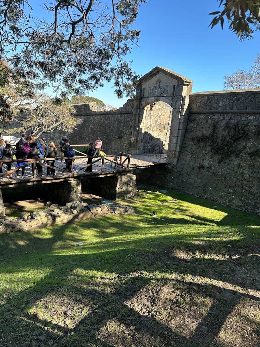 Lighthouse, Colonia del Sacramento Lighthouse, Colonia del Sacramento